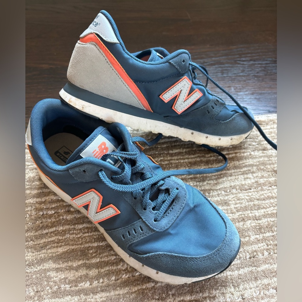 New Balance Women's Navy Blue and Orange Athletic Sneakers